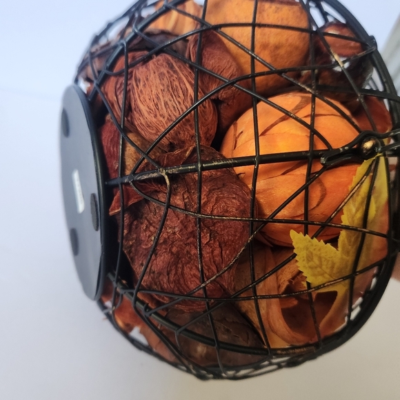 Autumn/Halloween Wire Scented potpourri Filled Pumpkin Center Piece - Picture 6 of 9